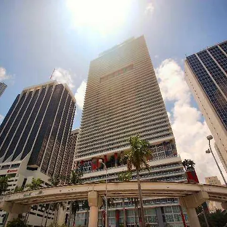 Luxury Apartments At 50 Biscayne